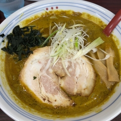 室蘭カレーらーめん じぇんとる麺 弥生店の写真