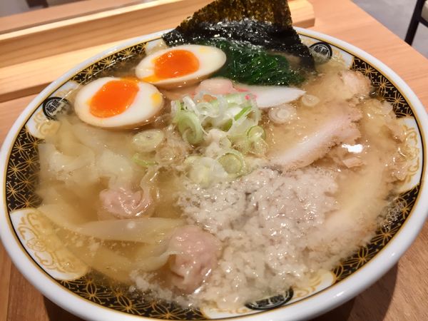 「【麺屋ようすけ】特製背脂煮干塩ラーメン狩野スペシャル」@ラーメンWalkerキッチンの写真