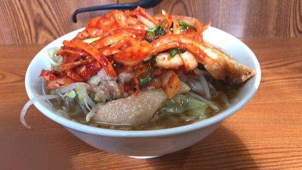 「ラーメン(豚2枚入り)￥780 ブタキムチ ￥100」@ラーメン二郎 亀戸店の写真