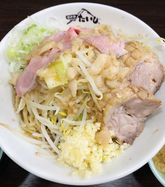 「みやむ〜のニンニク肉油そば」@極肉麺 たいしの写真