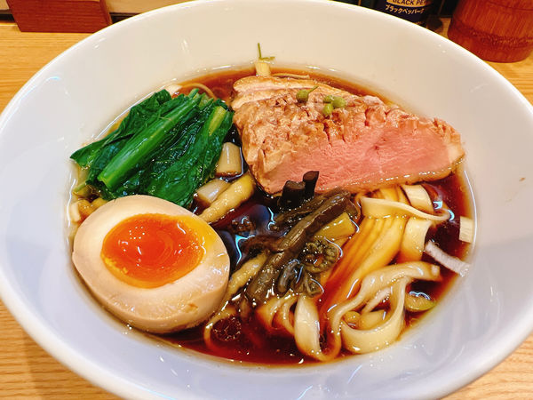 「鴨醤油麺」@ほっこり中華そば もつけの写真