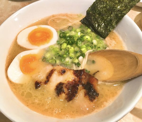 「ラーメンぽてり＋塩玉子」@鶏ポタラーメン THANK 大門店の写真