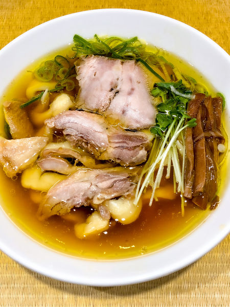 「親鶏中華そば（極太麺）+本わさび小丼」@手打 親鶏中華そば 綾川の写真