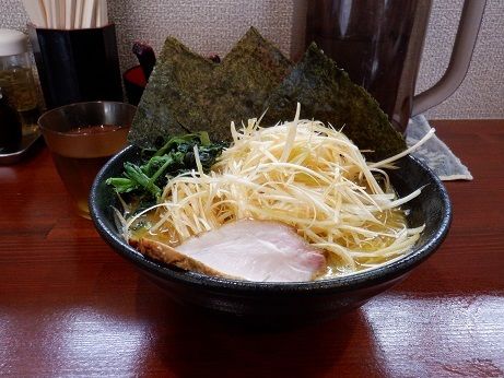 「ねぎらーめん」@横浜家系らーめん 天王家 寒川総本店の写真