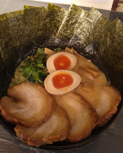 「醤油豚骨ラーメン+かいりSPトッピング」@麺家かいりの写真