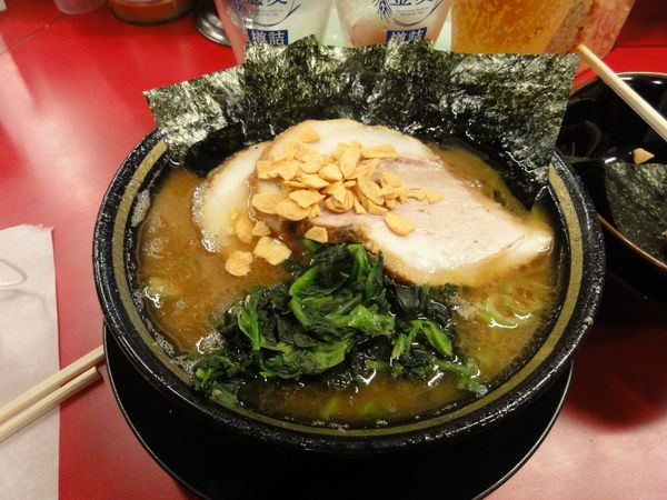 「ラーメン硬薄バラ2🍺3」@柏 王道家の写真