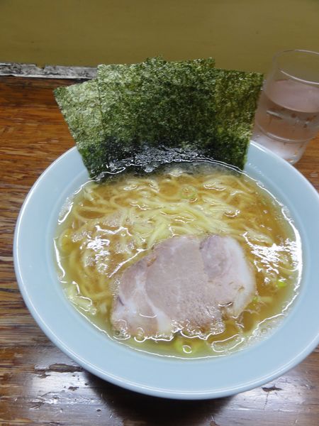 「ラーメン750円硬め」@まこと家の写真