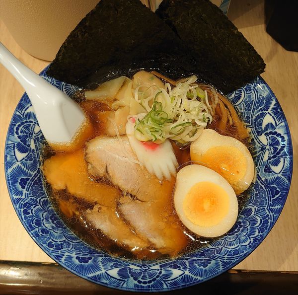 「特製らーめん(800円)」@肉厚わんたん麺と手作り焼売 ら麺亭 浅草支店の写真
