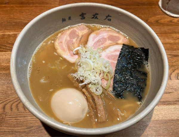 「味玉らーめん +チャーシュー」@麺屋吉左右の写真