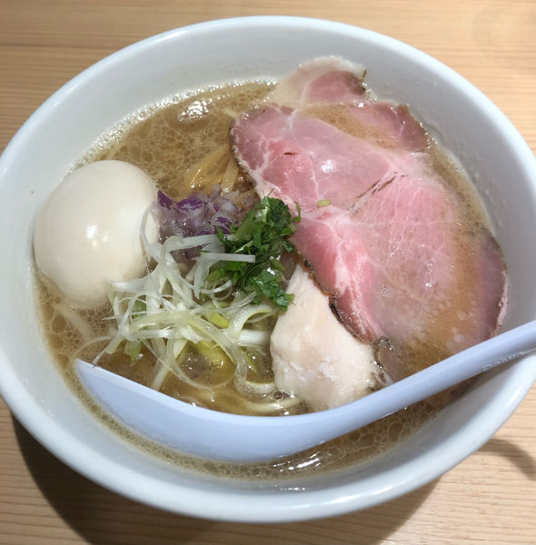 「味玉中華そば醤油:950円＋麺大盛:100円」@貝出汁中華そば くらむの写真