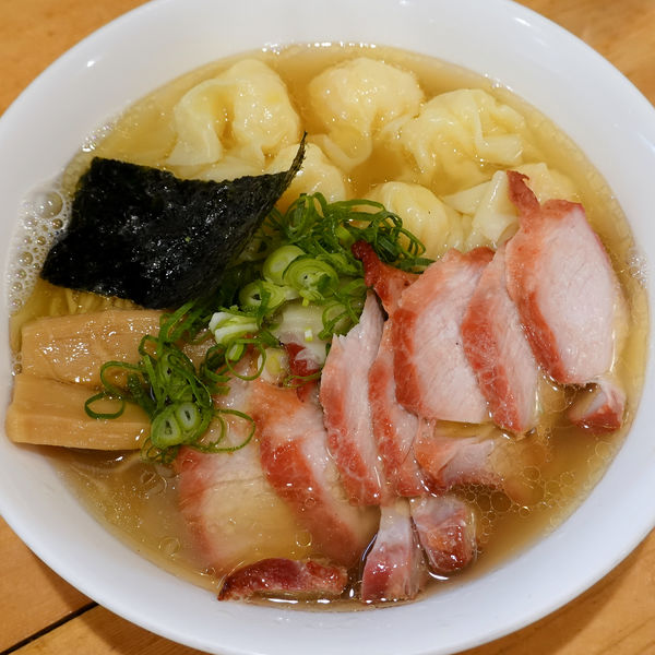 「白出汁チャーシューエビワンタンメン 1,420円」@支那そば 大和 稲荷町本店の写真