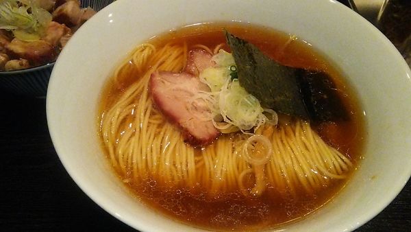 「醤油支那ソバ 780円＋チャーシューごはん（小）190円」@支那ソバ 小むろの写真