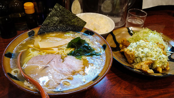 「ラーメン+大盛り+チキン南蛮定食+生ビール」@YOSHIBA 芳葉 拝島駅前店の写真