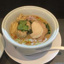 マッサマンカレーらーめん