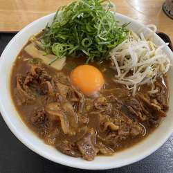 肉玉子入り大 900円＋ ライス大 200円