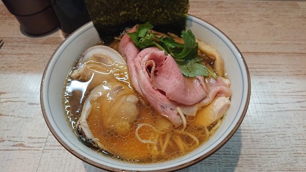 「蛤(はまぐり)そば980円」@中華そば 四つ葉の写真