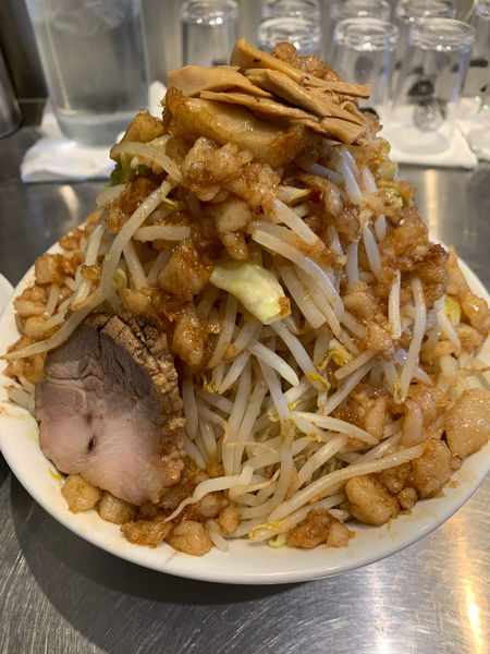 「油そば 野菜増し 背脂増し」@麺ハチイチ/81 NOODLE BARの写真