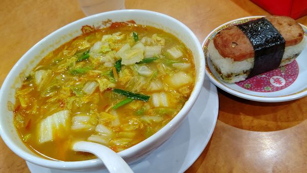 「スタミナラーメン(小）７００円スパムおむすび250円」@天理スタミナラーメン 本店の写真