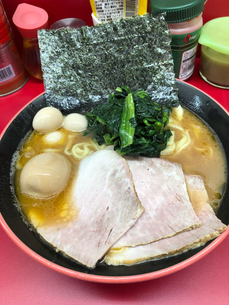 「勝関ラーメン中盛1100円」@横濱家系ラーメン 勝鬨家の写真