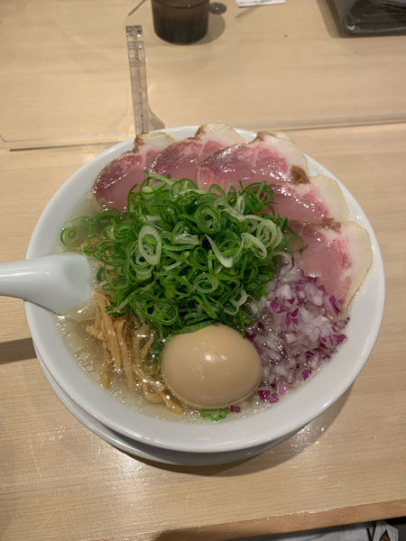 「塩ラーメン　全部入り」@京都ラーメン 森井 愛甲石田店の写真