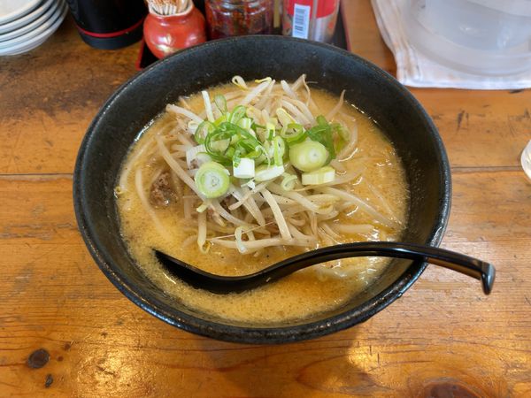 「味噌ラーメン 並(850円)+餃子三個(180円)」@大正麺業の写真