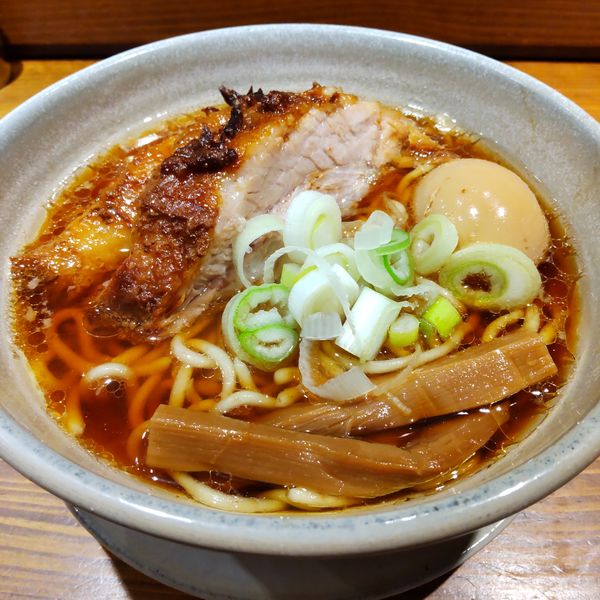「原点 焼豚2枚のせ（￥1,100）※＋特製こだわり煮玉子」@人類みな麺類 東京本店の写真