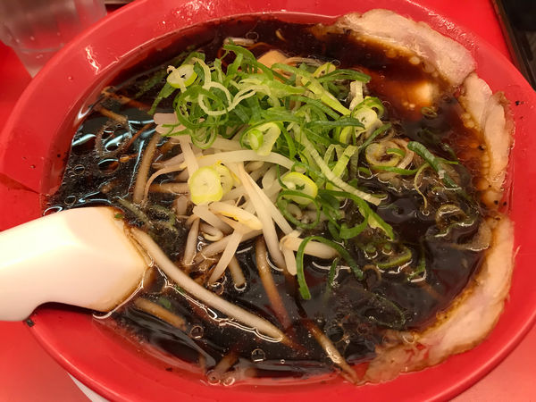 「京都漆黒醤油ﾗｰﾒﾝ固め825円」@ラーメン魁力屋 鶴川店の写真