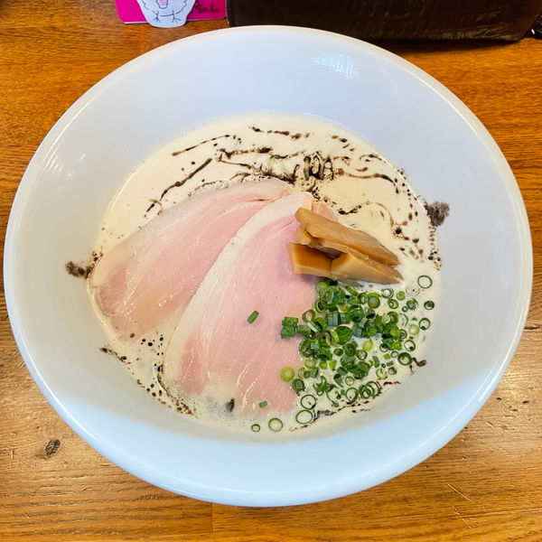 「[限定]牛骨白湯(黒)」@青山清湯そば 青ノ樹の写真