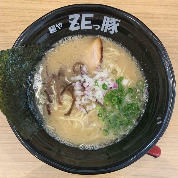 「白とんこつ」@麺や ZEっ豚の写真