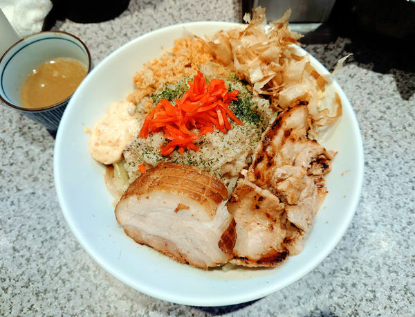 「限定 宮郎式焼きそば(地鶏スープ付き)+豚1枚」@ラーメン宮郎の写真