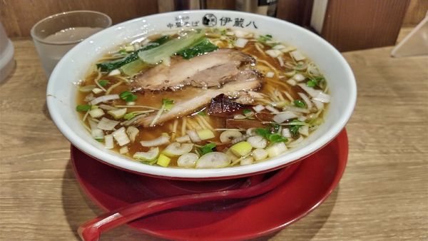 「中華そば（800円）」@築地の中華そば 伊蔵八 あざみ野店の写真