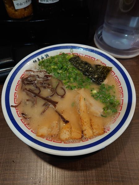 「博多長浜とんこつチャー中ラーメン」@ラーメン蛮骨の写真