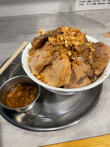 「汁なし豚ラーメン」@ラーメン軍団 歴史を刻め 天理街道店の写真
