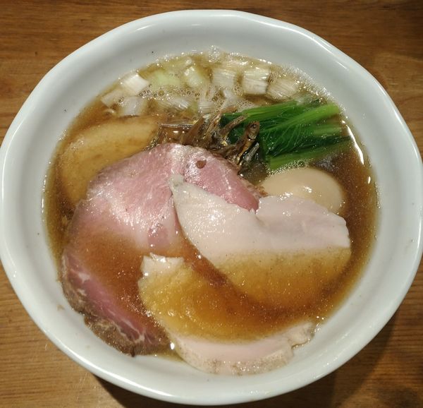 「醤油瀬戸内ラーメン全部のせ」@瀬戸内いりこラーメン 古田島の写真