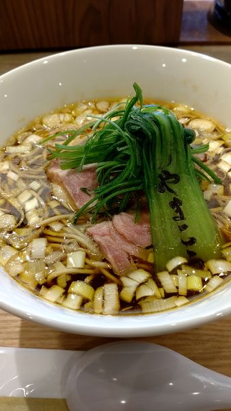 「昆布と鶏の醤油ラーメン（800円税込）」@つけ麺 らぁ麺 やまこうの写真