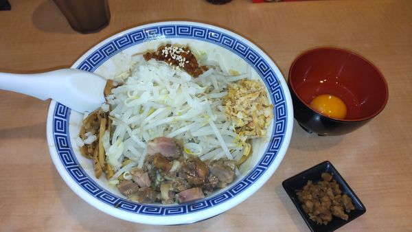 「まぜそば830円」@雷神 角ふじの写真