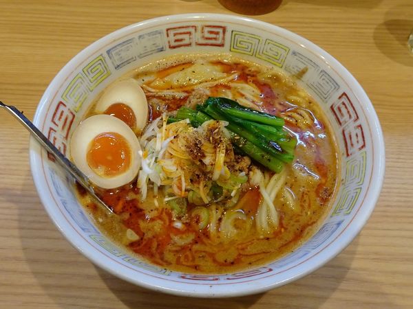 「味玉担々麺（950円）＋温卵ごはん（150円）」@ほっこり中華そば もつけの写真
