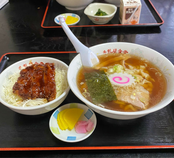 「Bセット(ラーメン・ミニソースかつ丼)を極太手打麺で」@牛乳屋食堂の写真