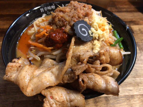 「旨辛味噌らーめん 中(全部) 850円」@旨辛味噌らーめん ぼんずの写真