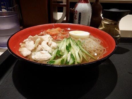 「本場韓国冷麺」@名代 富士そば 池袋店の写真
