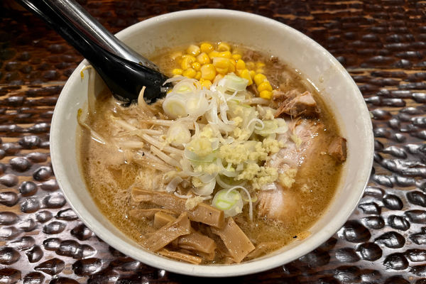 「【限定】極味噌ラーメン840円+コーン100円」@北のらーめん 美空の写真