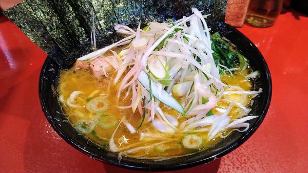 「ラーメン(麺硬め･味濃いめ)+海苔･下仁田葱」@厚木家の写真