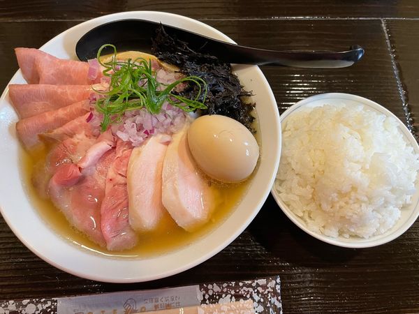 「特製煮干しそば+追加チャーシュー+小ライス」@中華そば 向日葵の写真