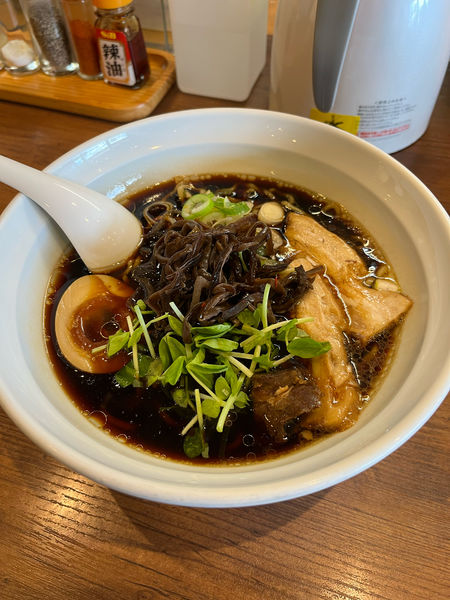 「ブラックラーメン」@ラーメン 光の写真