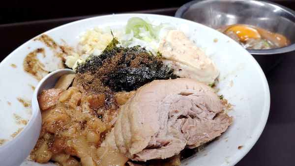 「【昼】タレそば 並盛+限定：スキヤキ」@ラーメン一心の写真