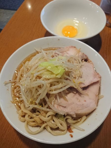 「M・O (ニンニク不可) 1250円＋ 生タマゴ 60円」@凛 永福町店の写真