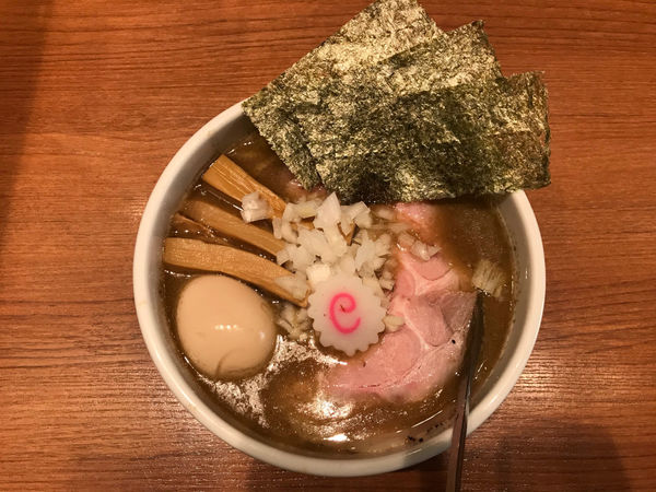 「特製煮干し中華そば」@煮干中華そば 鈴蘭 新宿店の写真