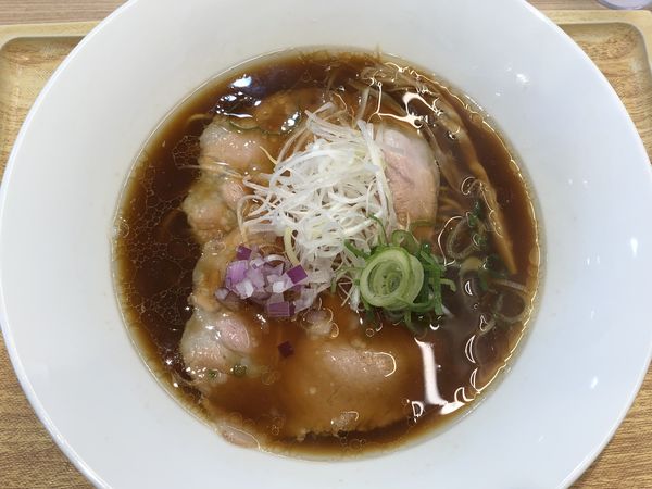 「濃厚しょうゆ　￥６５０」@濃厚しょうゆラーメン 自家製麺 フラワーの写真