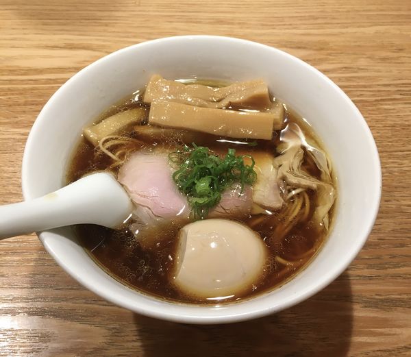 「味玉醤油らぁめん＋極太メンマ」@らぁ麺はやし田 多摩センター店の写真