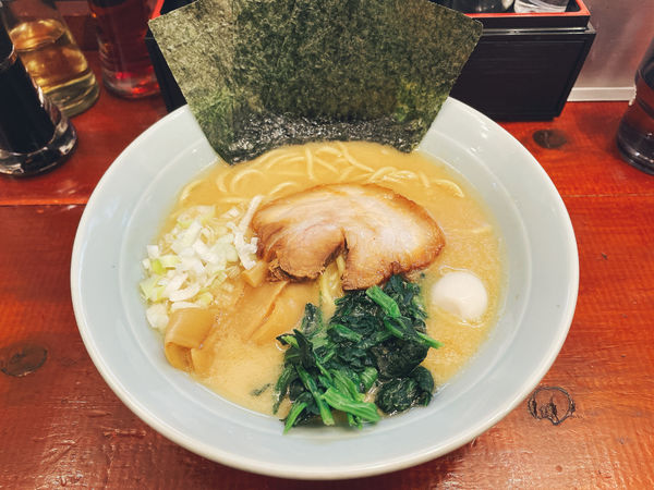 「家系豚骨醤油」@横浜家系ラーメン 圭壱家の写真